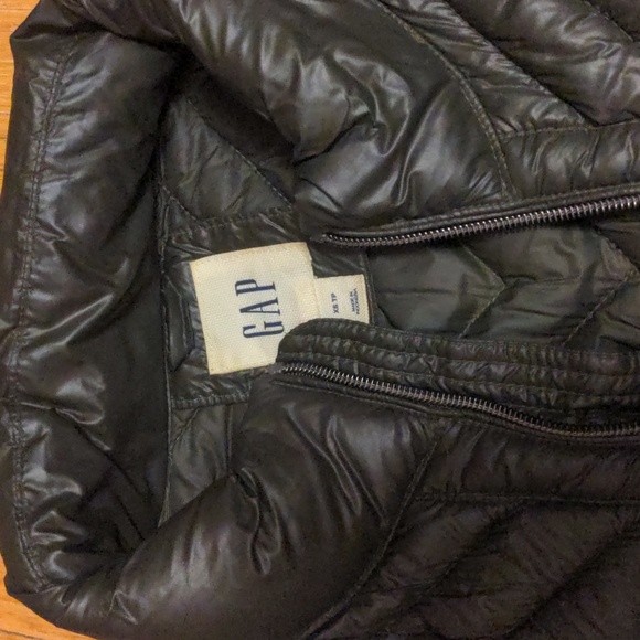 Gap Puffer Jacket - Picture 2 of 5